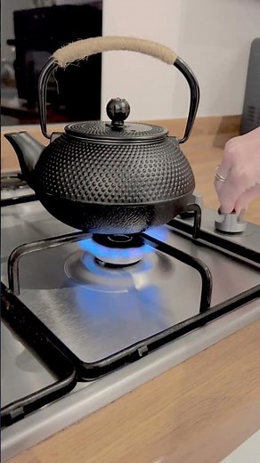 How to make tea Japanese Cast Iron Tea Pot #teapots #teapot #healthylifestyle #castironcooking
