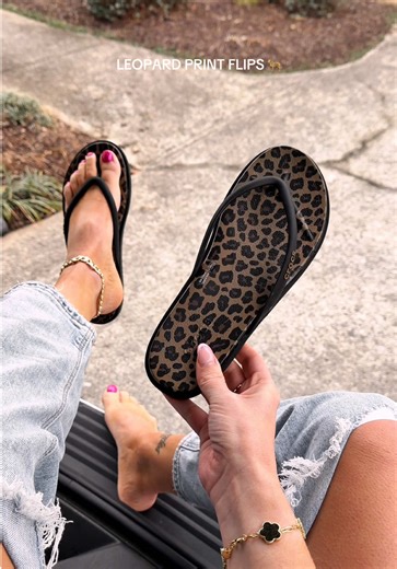 Stylish Leopard Print Crocs Flip Flops for Women