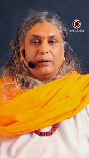 When Kriya is practiced with true intention, the breath dissolves into stillness. 🌬️✨ In this breathless state, the body purifies, karmas release, and the spine ignites with divine energy. 🔥 This is the power of Kriya Yoga — where stillness becomes transformation. 🕉️ #KriyaYoga #BreathlessState #InnerAlchemy #SpiritualAwakening #YogaOfTheSpine #DivineEnergy | Aikam Aikoham Nath Ji