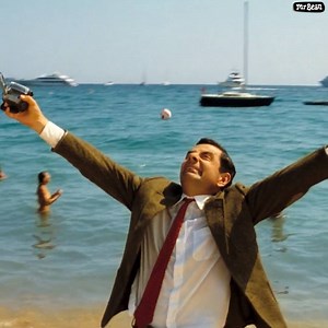 Dreaming of a holiday? ☀️🌊 | Mr Bean