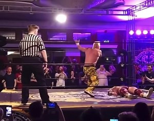 30K views · 1.4K reactions | The fans in the UK and Ireland have treated me so well over this past year. It’s been overwhelming emotional at times. Can’t wait to return to the UK in February! ✌✌ | Scotty 2 Hotty | Facebook