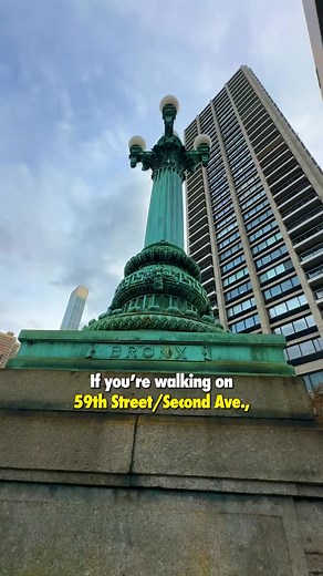 Kinda Interesting Things #225: The Queensboro Bridge Lampposts If you’re walking on 59th Street and 2nd Avenue, right at the entrance of the Queensboro Bridge on the Manhattan side, you’ll come across this old lamppost — a towering landmark that’s been quietly watching New York City for over 100 years. This is the story of the Queensboro Bridge lampposts. The Queensboro Bridge opened on March 30, 1909, linking Manhattan at 59th Street with Queens by way of Blackwell’s Island — known today as Roo