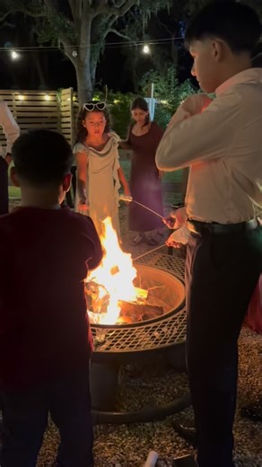 16 reactions | Cozy nights, sparkling lights, and celebrations under the stars. ✨ The BARNyard 2.0 experience is just warming up. #BarnyardReimagined | The BARN Yard | Facebook