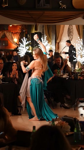 Dancing at Laylat Raqs at Arabesque to kick off the new year was amazing! Live music by Fadi El Saadi and George Wakim just made it all that much better. I was blessed to have full house, and guests were as diverse as could be. Lebanese, Syrian, Egyptian, Iraqi, Iranian and American, and it was a wonderful evening with a lot of song and dance! My heart was overfull with joy! Can't wait til the next one! 😘🥰 #bellydancelexington #FadiElSaadi #georgewakim #raqssharqi #livemusic #safiyanawaarperfo