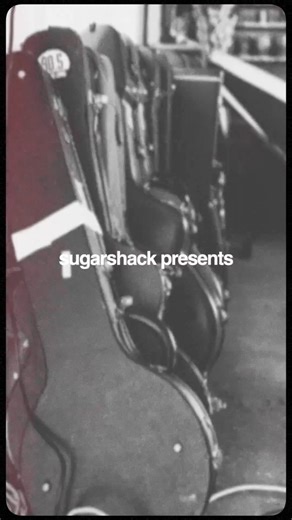 we’re one week away from the viewing of our concert film “live from the barn” 🍿🎥🙌🌸 can’t wait to share this intimate look at the space that brought this new record to life. it’s all going down Oct. 5th at 8pm EST hope to see you there xoxoxo RSVP in my bio ❤️ Sugarshack | Trevor Hall