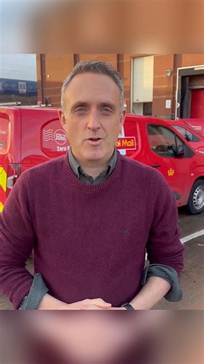 It was great to have a chance to visit our local Royal Mail delivery hub in South Gyle. It's a vast operation and they have our thanks for all their efforts to make sure we get our parcels, letters and cards in time for Christmas. | Alex Cole-Hamilton MSP