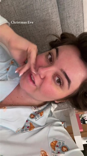 ems🖤 (@emilyrubystockers)’s videos with Harry I think its Christmas Eve - luna