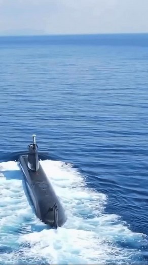S81 #Submarine by @navantia_oficial, designed and built 100% in #Spain, marking a turning point in the naval industry and in our country’s defence. 🧠 Cutting-edge technology 🛠️ Spanish engineering 🌊 Ready for any mission NATO’s most advanced operacional #submarine : ✅AIP Propulsion ✅Great range and depth ✅Stealth design ✅Operational versatility | Navantia