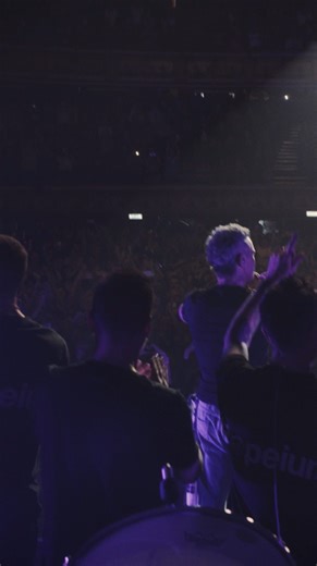 Robbie Williams on Instagram: "LONG 90’S CONTINUES… TONIGHT: BRIXTON. 🎥 @charlielightening"