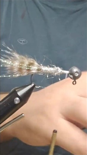 Tying a Deer Hair Jig Sculpin 🎣 #shorts #flytying #fpv
