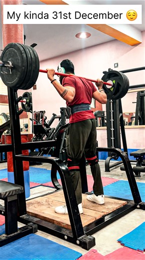 Shamit Roy Chowdhury on Instagram: "Leg day feels different on the last day of a year😌 (100 kgs for reps 😏) . . #gymlife #gymmotivation #aesthetic #fyp #relatable #legday #newyear #foryoupage"