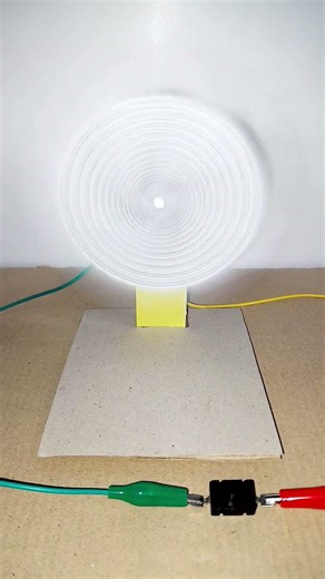 How to make a DIY optical illusion spinner for school | persistence of vision | stroboscopic effect