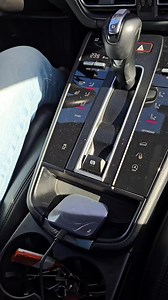 Scatolina magica per monitor originale porshe macan prezzi disponibili su www.audioelite.it #carstereo #androidauto #navigatore #apple #cardvd #autoradio #autoradioandroid #bluetooth #audioelite #navigation #carmonitor #monitor #applecarplay #cartablet #pagodil #cofidis #ambientlight #dashcam #porsche #porschemacan #porscheitalia | Audio Elite