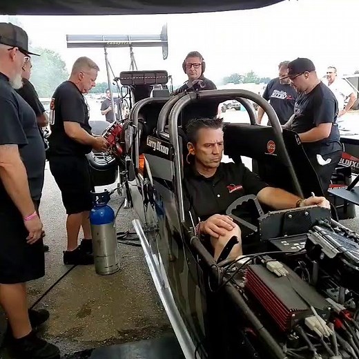 Hitting throttle during Two-Seat Top Fuel warmup
