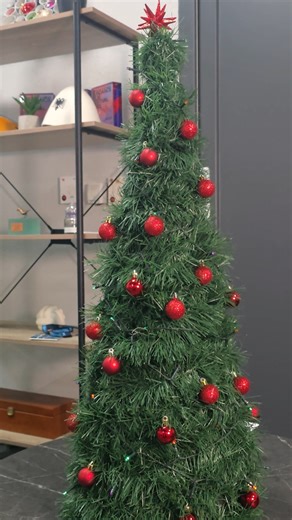 Craft a Christmas tree from a laundry basket | Genius Club