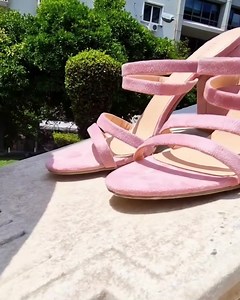 11 reactions | Pink mules  με πολλαπλά λουράκια που προσφέρουν άνεση! Code:4921139 Price: 27,99€( από 39,99€) ✨ᗯᗯᗯ.TՏOᑌKᗩᒪᗩՏ-ՏᕼOᗴՏ.ᘜᖇ✨ #TsoukalasSales #tsoukalasstores #TsoukalasWomen #TsoukalasGirls #tsoukalascollection #fashion #sales #fashionstyle #photooftheday #shoes #trends #reelsinstagram #mules #heels #newarrivals #reelsinsta #reels | TSOUKALAS | Facebook