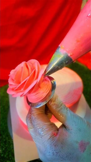 How to Make Beautiful Rose on Cake 🌹 | Cake Decorating Ideas #cakedesign #cakedecorating