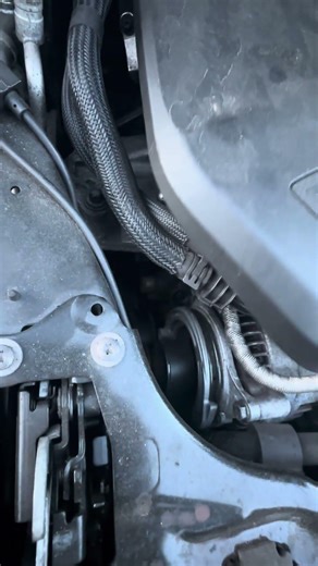 BMW F45 216d LCI 2018, engine B37 sound / what problem could it be?