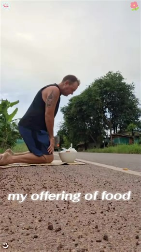 We enjoyed meeting and visiting with the Monks on their journey of Walk for Peace ❤️ Kindness, Love, and Peace are universal. ❤️#monks #monksinmississippi #pearlms #walkforpeace #peacelovekindness