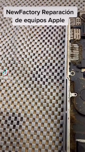 En NewFactory Chile contamos con técnicos certificados por Apple y diagnóstico avanzado. Reparamos iPhone, iPad y MacBook con precisión, garantía y calidad superior. Cuéntanos el modelo y el problema para ayudarte ahora. | NewFactory