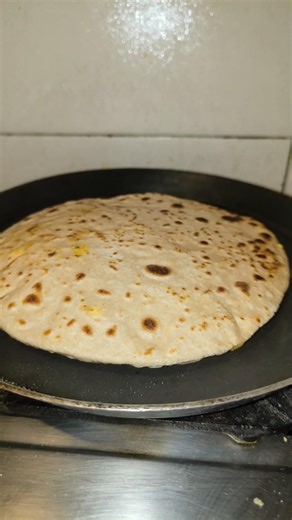 part-1 पनीर पराठा 😋 #food #recipe #homemade #roti #youtubeshorts #ytshortsvideo #trending #paratha