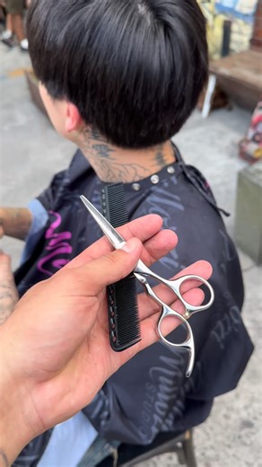 BENJA MILLOZZI on Instagram: "Sábado distinto trabajando en la imagen de @strangehuman #maxvalenzuela Usando cera en polvo de @the_hunter_international"