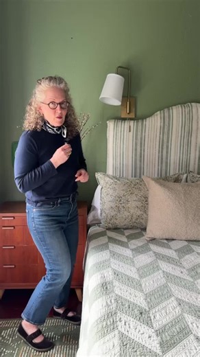 Lampshades are one of those small details that are often overlooked. Details matter and they add up over time. #interiordesigntips #duzydesigns #lighting