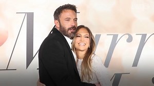 Jennifer Lopez, Ben Affleck Wed in 'Super Small' Ceremony After Obtaining Marriage License in Vegas