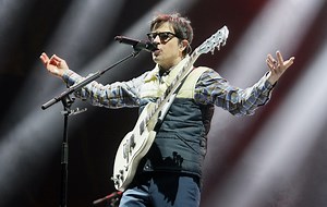 Watch Weezer perform stripped-back rendition of ‘Hero’ on ‘Fallon’