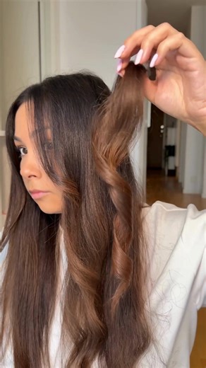 Er det flere som gjerne vil fornye seg hver gang vi går inn i et nytt år? Her får du tips til hvordan du kan fornye deg uten å ty til altfor drastiske tiltak. Du trenger ikke å klippe av deg håret, det holder å style det 😉 | Rusta