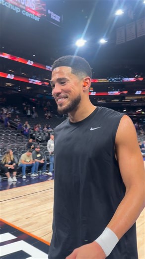 Kevyncr7 on Instagram: "Devin Booker Making This Kids Dreams Come True 🏀 @dbook , Devin Haciendo realidad los sueños de estos niños 🙏🏼 @somosphx ! , #nbaplayoffs #suns #booker #book #viralvideos #viralreels #fypシ #explore #virals #indiaclicks #travelphotography #travelblogger #devinbooker #reelitfeelit #reelkarofeelkaro #fyp #music #nba #basketball #baloncesto #🏀 #explore #nba #dunks #nbaallstar #basketballtraining #nbayoungboy #shootingguard #basketballtime #love #viral"