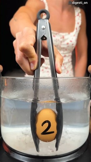 How many minutes does it take to boil an egg properly? #shortvideo