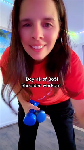 Shoulders are my weakest muscle, but getting it done! What’s your hardest muscle to work? #shoulderday #athomeworkout #fypシ