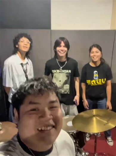 Guess the Guitarist: Fun Trivia Challenge