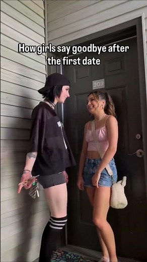Lesbian First Date #wlw #lesbian #sapphic
