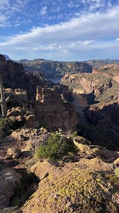 Beautiful lookout over the salt river, unique rock formations, and spectacular mountain views (including the superstition Ridgeline), this trail has it all!! This is Black Cross Butte to the Salt River Overlook. It is located along the AZ88 (apache trail) near Tortilla Flat. It is 60-90 minutes from Phoenix and neighboring cities like Gilbert, and is the perfect day hike! Details: 6.2 miles 2100’ elevation gain Use @AllTrails to locate the “trailhead”. You will park along the road. *this trail r