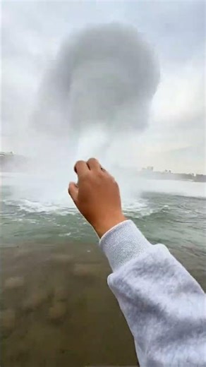 A work that took several days to complete. Urban landscape. Technical flow mirror. Cutting video