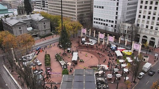Christmas tree arrives in Portland Pioneer Courthouse Square