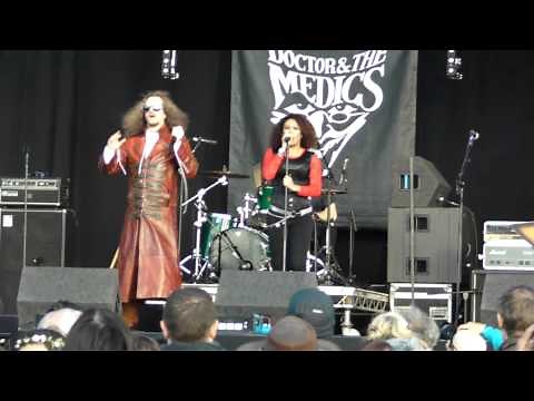 Doctor & the Medics - Doctor Who/You Spin Me Round (live at Wychood festival - 31st May 15)
