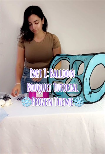 Balloon Bouquet Tutorial for a Frozen-Themed Party