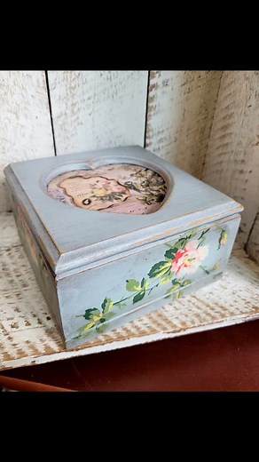 Just finished dressing up this little jewelry box... paint, antiquing wax, decoupage, paint inlay... all the goodies! 😍 Available in tonight's Whatnot live show at 7:15pm EST! https://whatnot.com/s/aa8rK4cg | The Painted Cottage