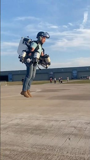 DIY jet backpack #enginemodel #jetpack #jetpacks #jetengine #turbojet #jet #turbojetpack #DIY #fly