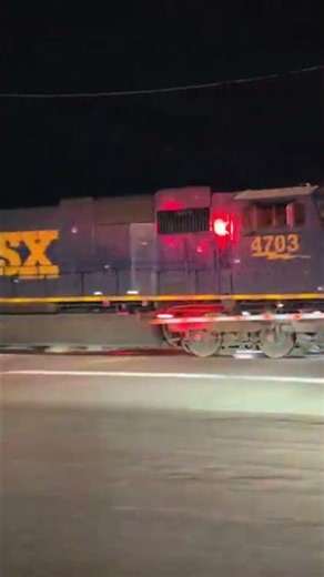 CSX #train #railroad #railway #jwrailfan #csxpower #engineroom #historyofrailroads #csx #locomotive