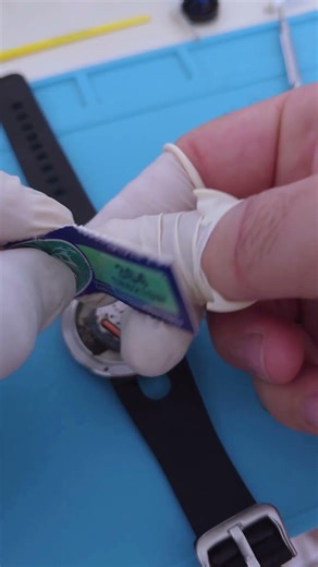 Maintaining and caring for your quartz watch | Watch Guides