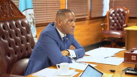 𝗠𝗲𝗲𝘁 𝗮𝗻𝗱 𝗚𝗿𝗲𝗲𝘁 𝗦𝗲𝘀𝘀𝗶𝗼𝗻 𝗯𝘆 𝗣𝗿𝗲𝘀𝗶𝗱𝗲𝗻𝘁 𝗕𝗼𝗸𝗼 𝗮𝗻𝗱 𝗕𝗼𝘁𝘀𝘄𝗮𝗻𝗮 𝗘𝗻𝘃𝗼𝘆𝘀 President Advocate Duma Gideon Boko engaged in a productive virtual meeting with Botswana’s envoys, acknowledging their contributions and emphasizing the critical role they play in advancing the country's interests. Speaking during the virtual meet and greet session, President Boko reminded the envoys that the new government, less than six months in office, is diligently shaping its pa