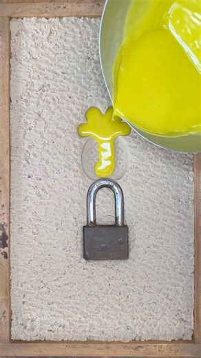 Satisfying Sand Casting: DIY Multi-Color Custom Candle Art 🕯️✨ #diy #candlecraft #candlemaking