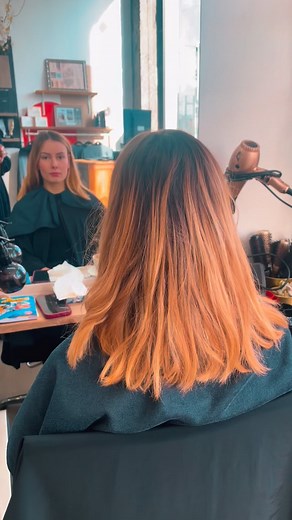 une transformation tout en douceur ✨ Sur un ancien balayage, j’ai...