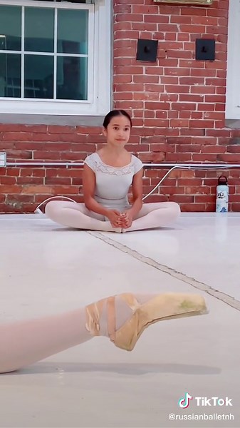 Russian Ballet Performance and Pointe Shoe Variations