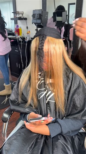 Wagon Monroe💺💇🏾‍♀️7⃣❤ on Instagram: "Quick Weave W/ Curls & Layers💁🏾‍♀️ #quickweave #weavecap #curls #curlingtechnique #phillyhairstylist #phillyhairstylists #phillyhair #phillyhairstyles #phillyhairstyle #phillyhairsalon #growinghands #hair #hairstyles #highlights"