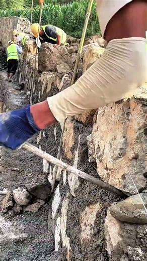 How to Build a Durable Stone Retaining Wall